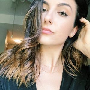 Meet your Posher, Aja